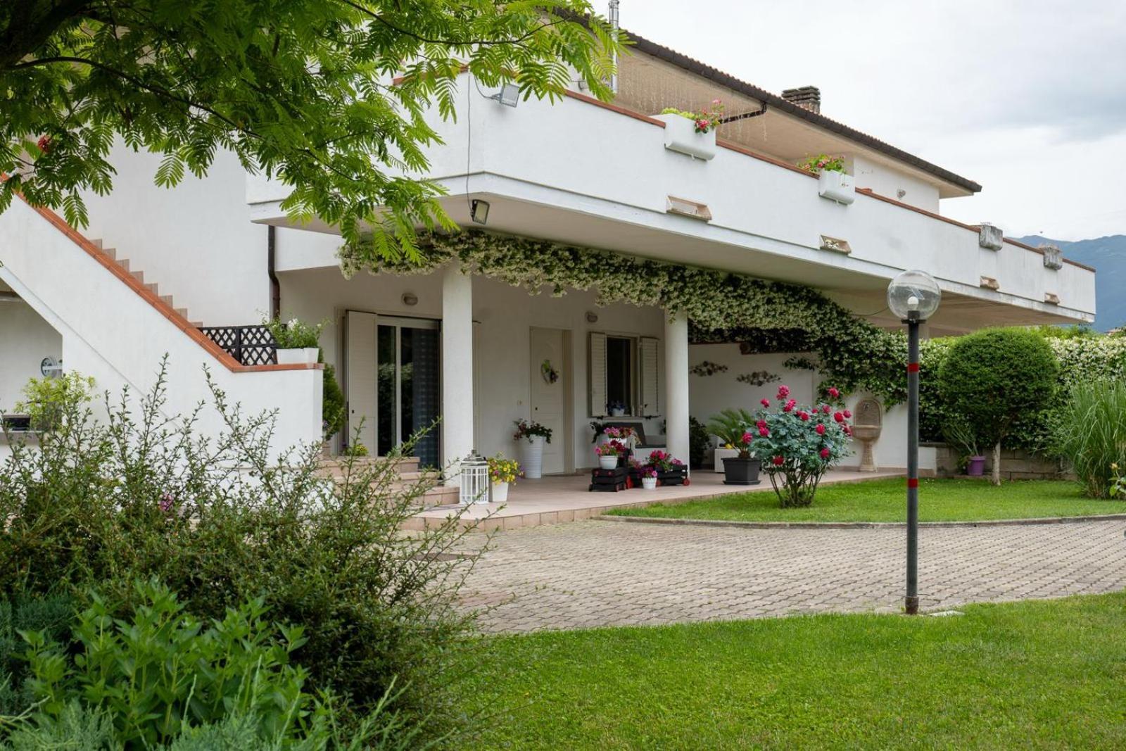 Вилла Parco Delle Rose Сульмона Экстерьер фото